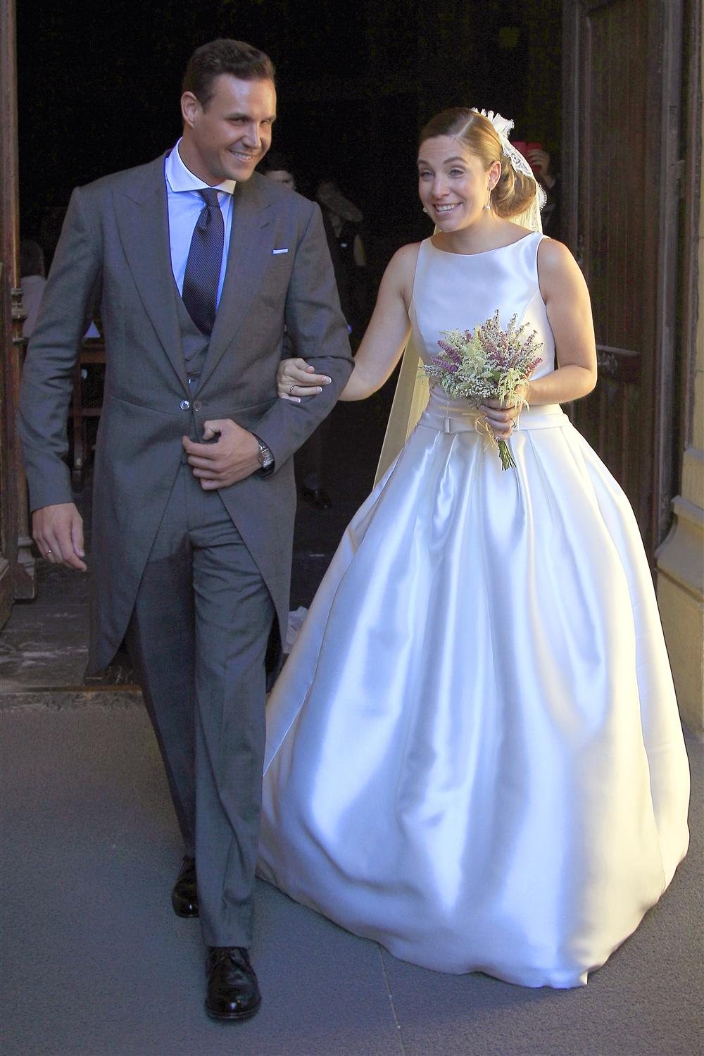 Marta | Cantante pianista para bodas - El Piano de tu Boda, image size:1000x1499