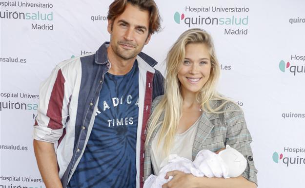 Patricia Montero y Álex Adrover presentan a su hija Layla