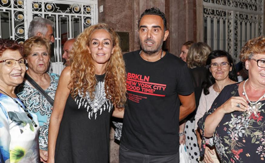 Rocío Carrasco y Fidel Albiac estrenan en Granada, ajenos (o no) a la polémica