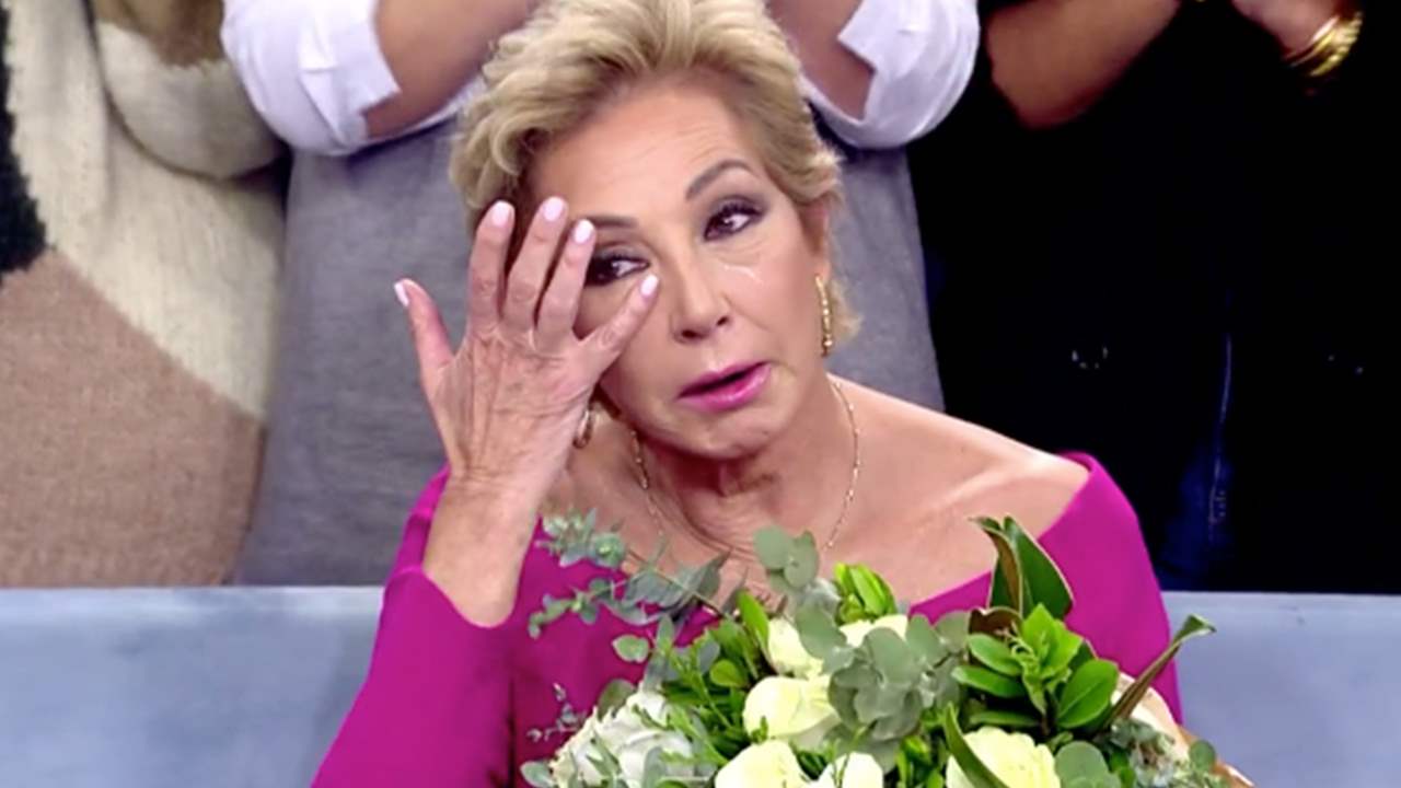 Ana Rosa Quintana SE DERRUMBA en directo al hablar de su cáncer en el 18  aniversario de su programa