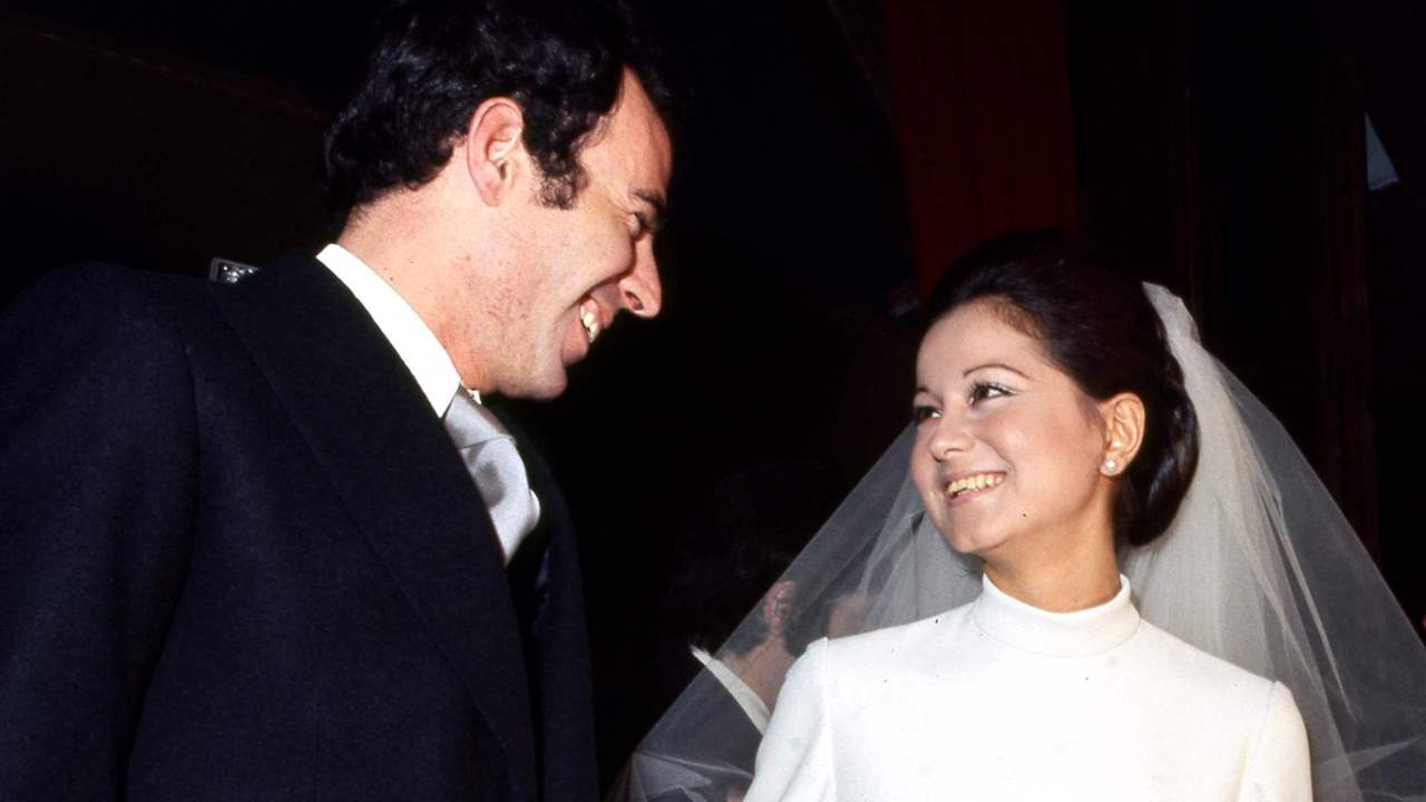 Quince Años Ropones Para Bautizo En San Luis Potosi Vestido De Niña Fiesta  Ivory Con Flores, image size:1280x720