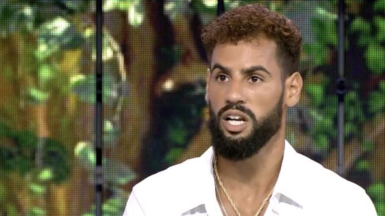 Asarf Beno amenazó ayer con abandonar el debate final de ...