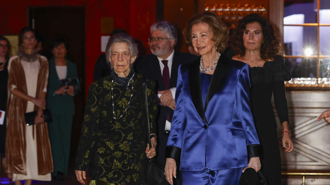 La reina Sofía no deja sola a su hermana Irene de Grecia en plena lucha  contra el mal del olvido