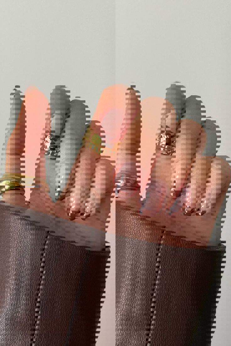 10 diseños de uñas marrones para lucir manos elegantes y a la última este  otoño, image size:736x1104