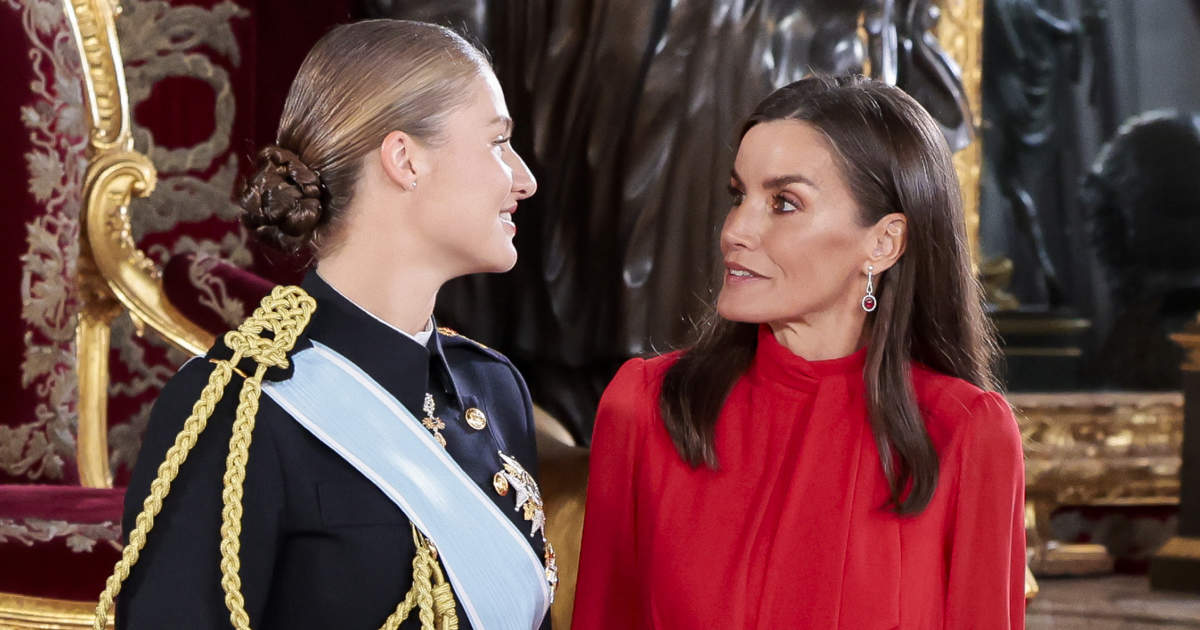 La reina Letizia deja sola a Leonor: lo más comentado de la recepción en el  Palacio Real