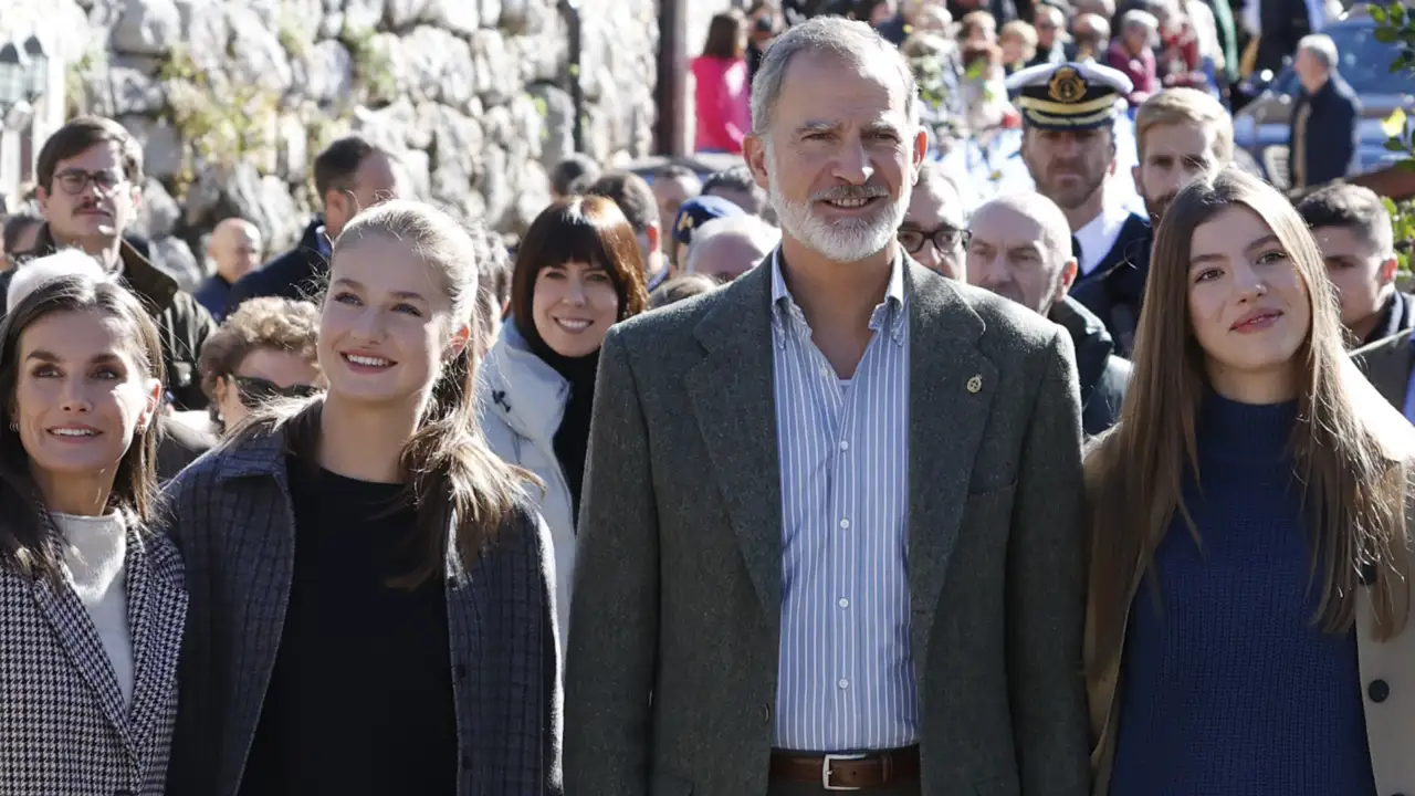 El gesto de amor del rey Felipe VI que pasó desapercibido en la visita al  Pueblo Ejemplar