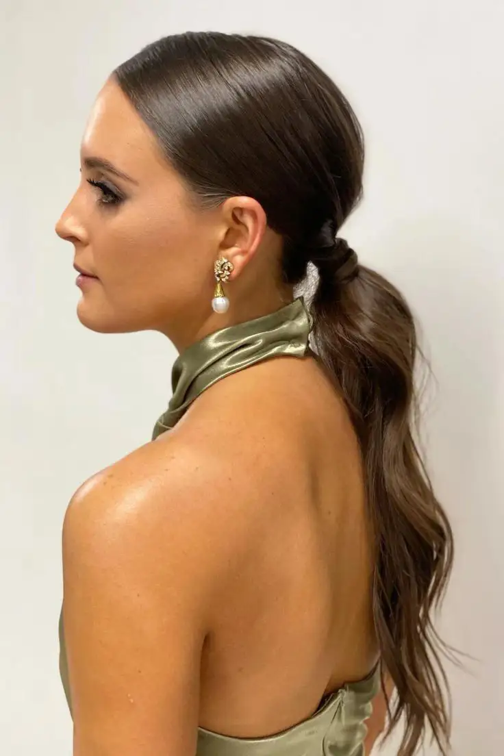 25 peinados fáciles para mujeres de 50 que favorecen al máximo y puedes  hacerte tú misma, image size:736x1104