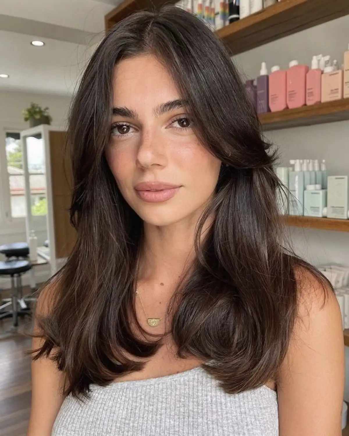 10 cortes de pelo mujer 2025 cara redonda que favorecen a cualquier edad, image size:1200x1499