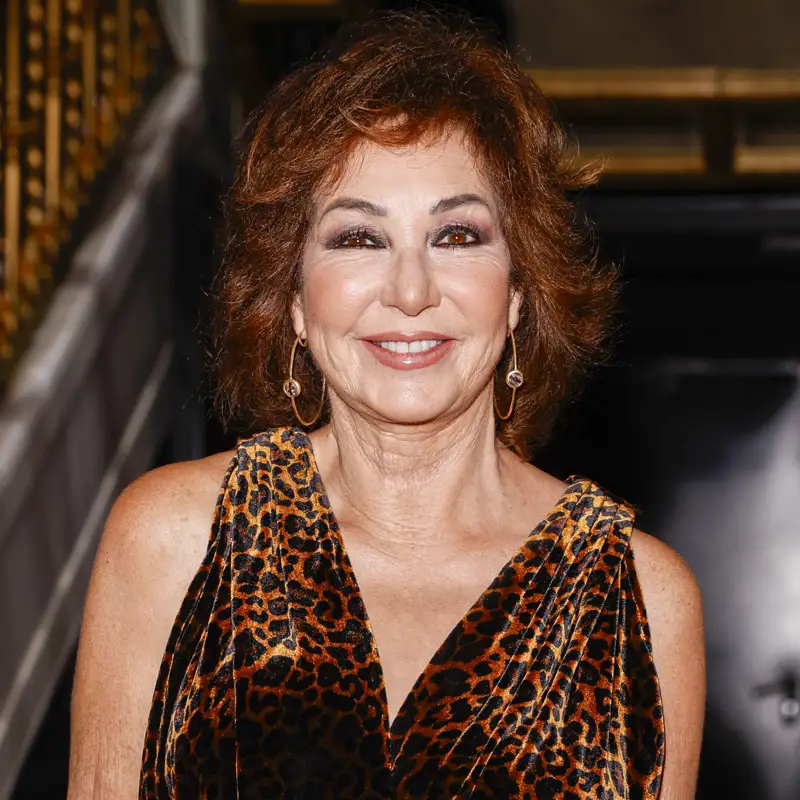 Ana Rosa Quintana, imponente con el vestido de leopardo que estiliza y ...