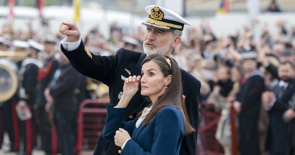 Las lágrimas incontrolables de la reina Letizia y el rey Felipe en la  despedida a Leonor en Elcano