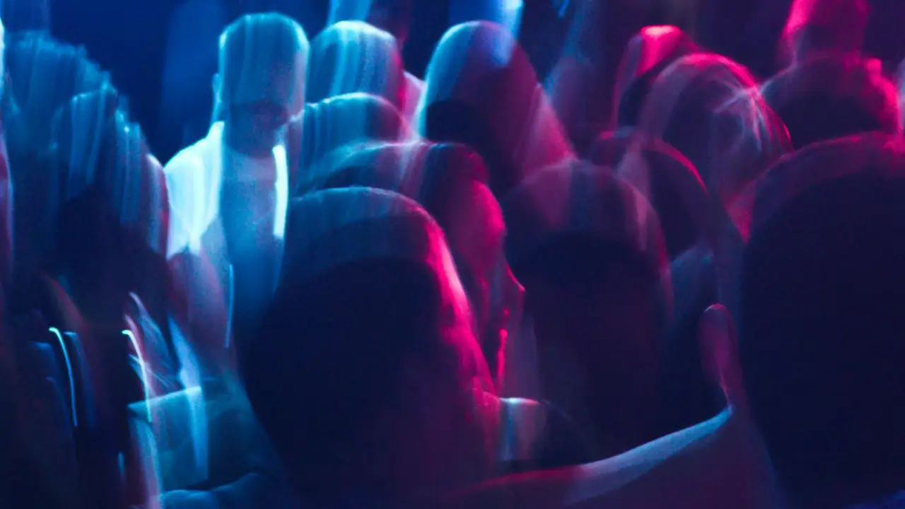 La prensa británica descubre la 'disco rave secreta' de Benidorm que ...