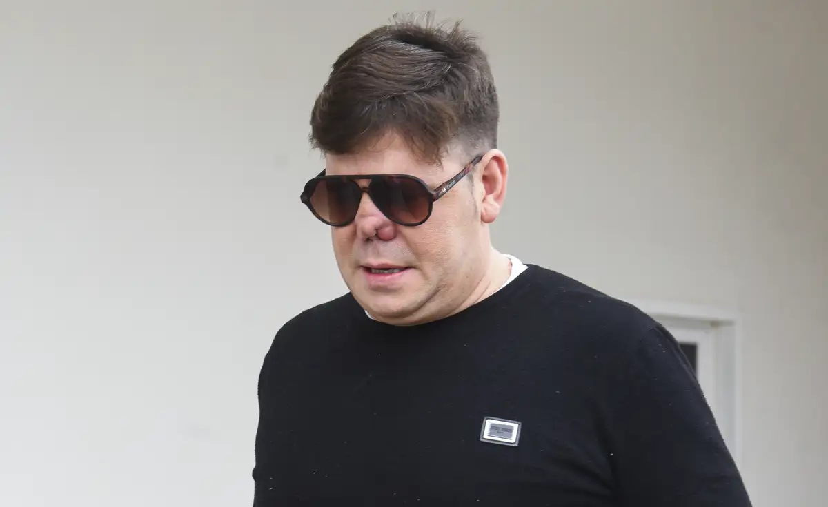 Lucas, de 'Andy y Lucas', arropado por su novia, da el último adiós a su  hermano Pedro tras su repentina muerte