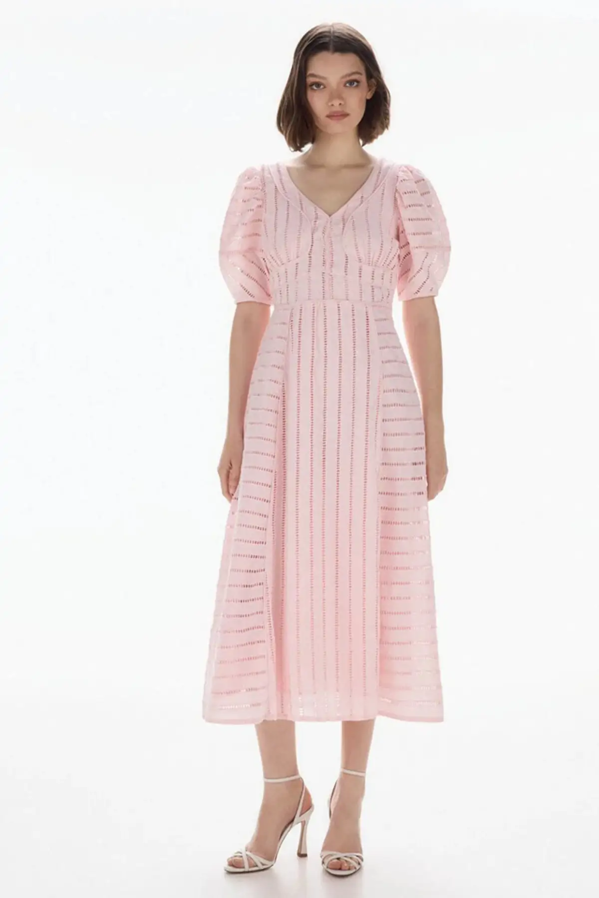 Tamara Falcó tiene el vestido rosa con mangas bonitas en tendencia que ...