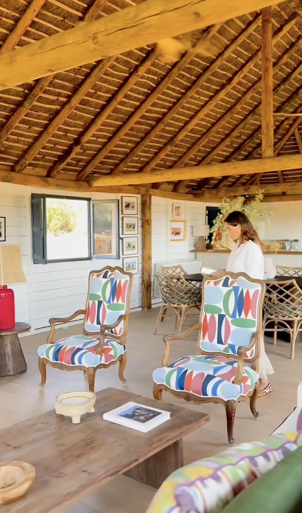 Un oasis de estilo rústico con mucha luz y color: Lourdes Montes ...