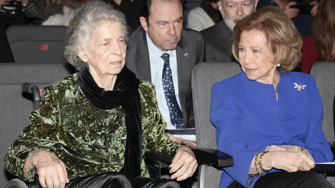Una psicóloga advierte sobre la reina Sofía e Irene de Grecia: “Tienen  dependencia emocional, una resiliencia compartida"