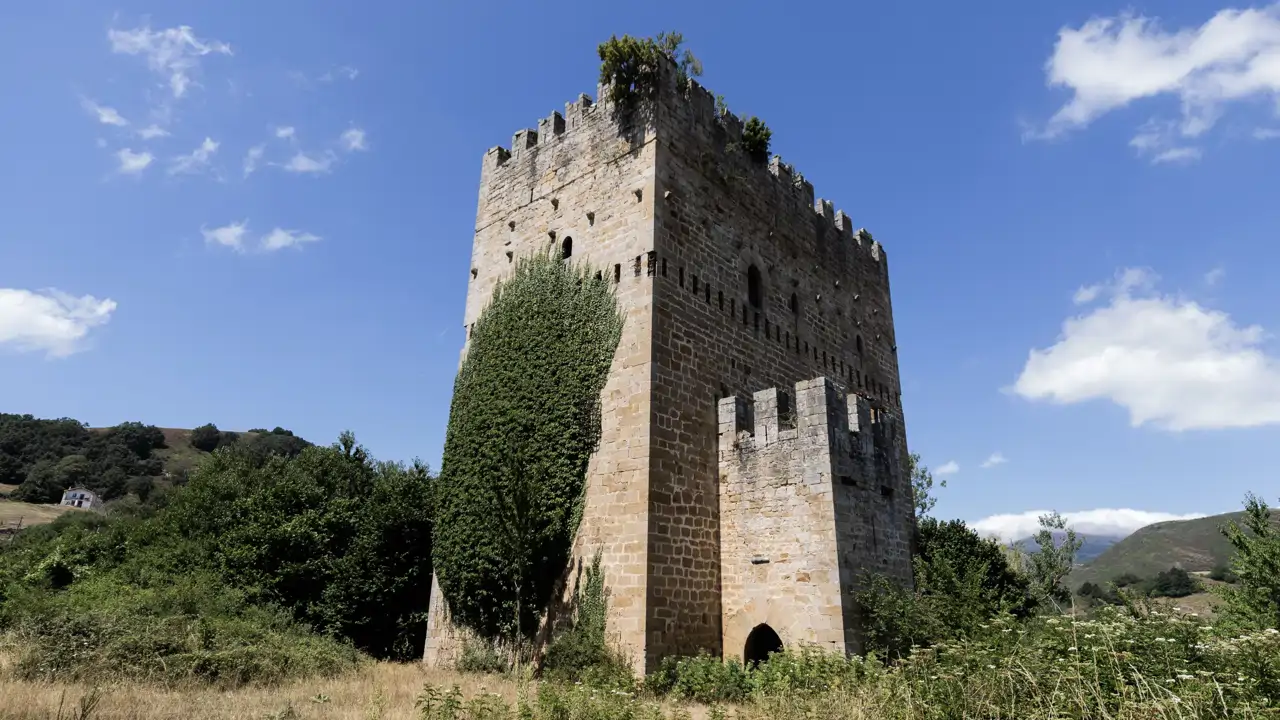 El pueblo de Burgos que guarda una larga relación con la Familia Real y ...