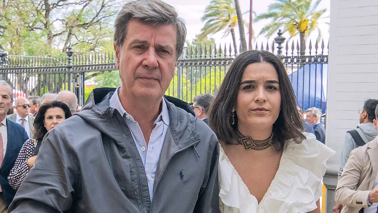 Un contratiempo a últimas horas de la boda pone nerviosos a Cayetano  Martínez de Irujo y a Bárbara Mirjan