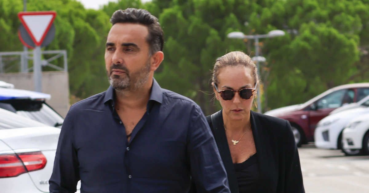 Muere el padre de Fidel Albiac: el discreto adiós que golpea a Rocío  Carrasco y a su marido