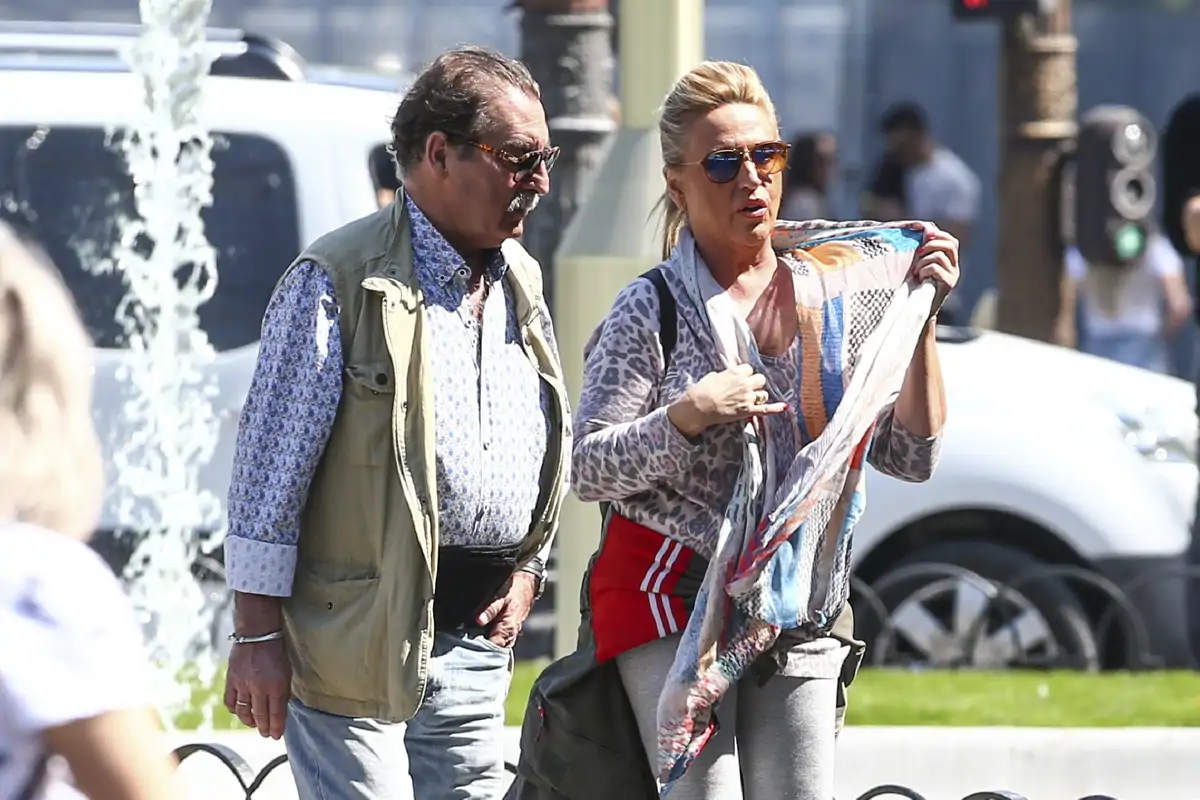 Lydia Lozano, ante el peor momento de su vida: una decisión valiente,  lágrimas en la calle y un matrimonio inquebrantable