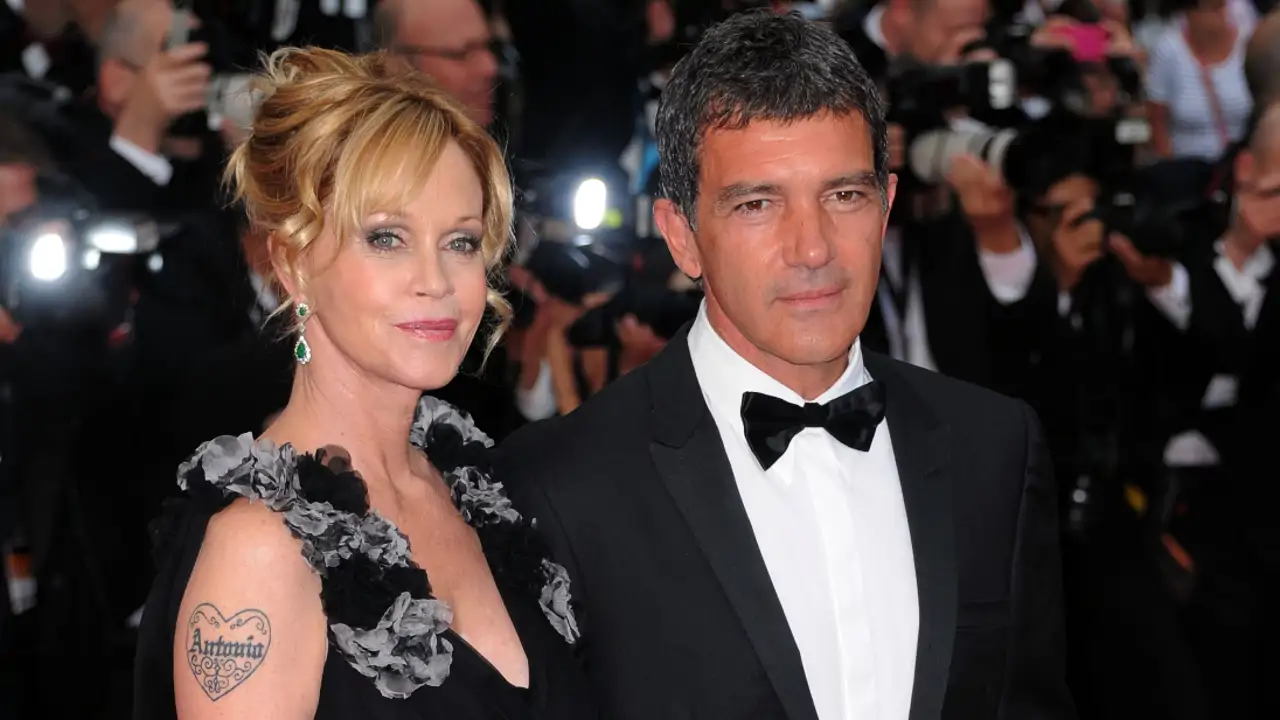 'Two Much', un viaje loco a los 90 con la película culpable de la