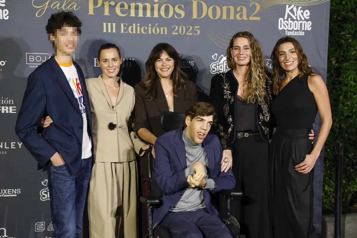 Fabiola Martínez y hermanas Osborne