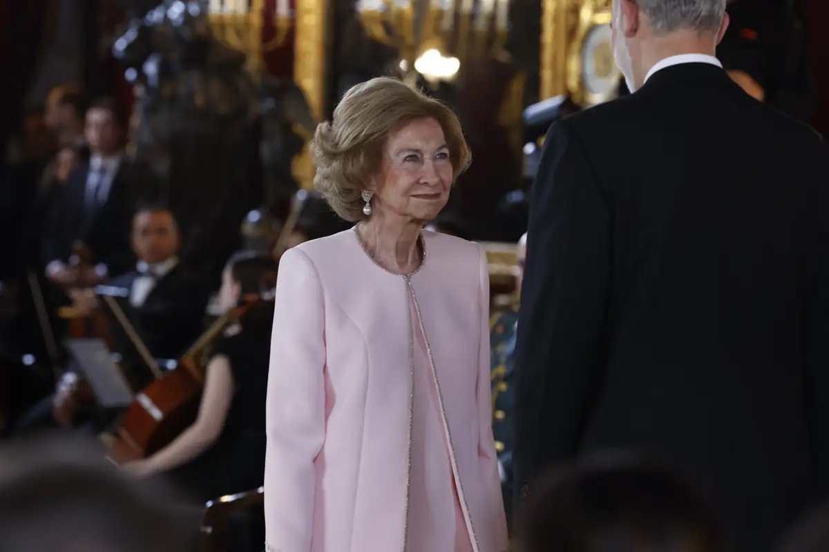 Todas las imágenes y las anécdotas de la entrega el Toisón de oro a la reina  Sofía: de las palabras del rey Felipe a un protocolo relajado