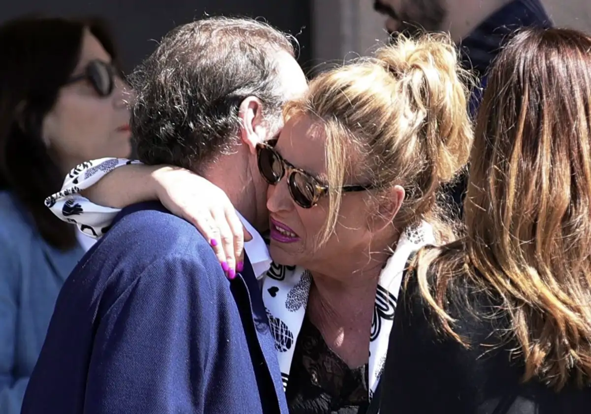 Lydia Lozano y Charly