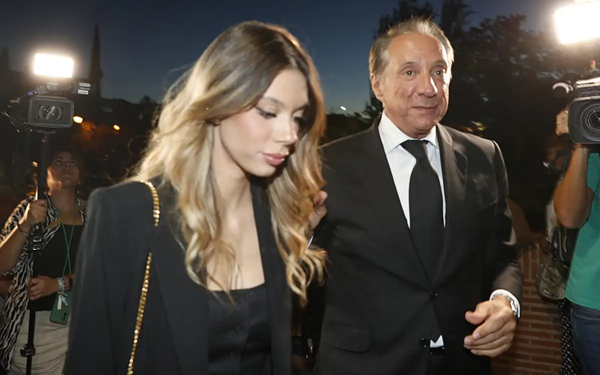 Cuando Alejandra quiere consejos de su padre, siempre los tiene.
