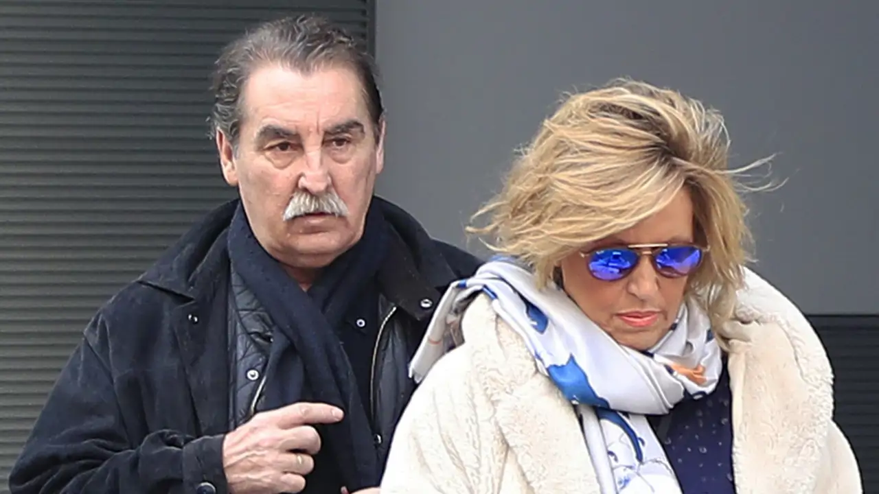 El marido de Lydia Lozano no siente las piernas: “Para sentarle esta  Nochebuena he tenido que alquilar una grúa”