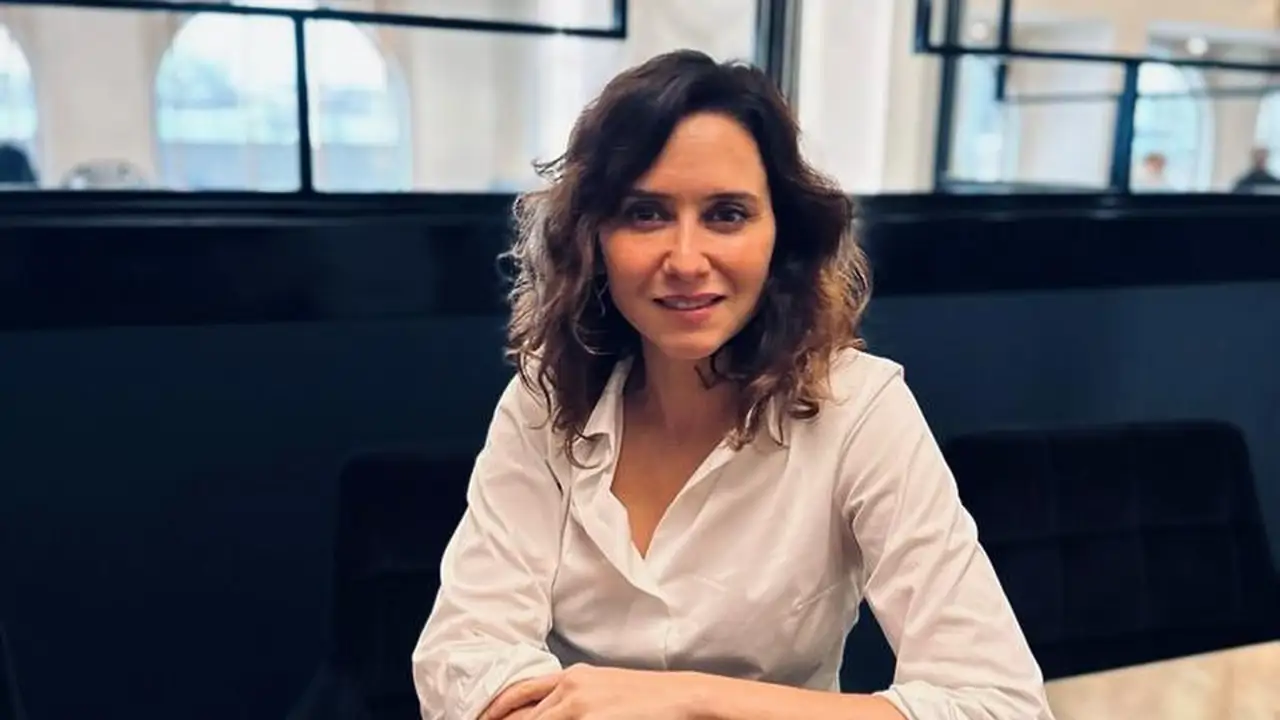 Isabel Díaz Ayuso: "La vida universitaria fue lo mejor, pero cuando tuve mi  primer sueldo, sobre 600 euros, ya me independicé"