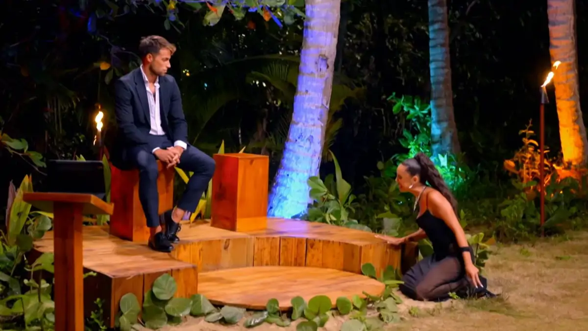 Montoya y Anita la isla de las tentaciones