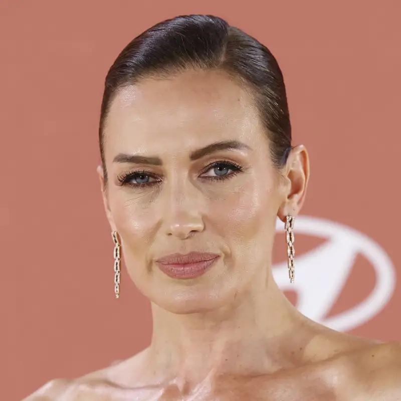 Clara Cervera, maquilladora, sobre el error que cometes al delinear tus labios: “Por mucho que se lleve, te echa años encima”