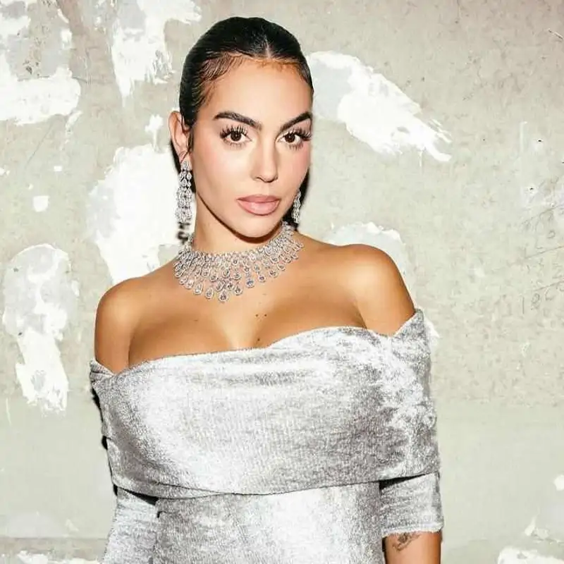 Georgina Rodríguez (31 años): “Me levanto 6:30 horas para ir al colegio. En Arabia entrenan más tarde por el clima, en Manchester sí que nos levantábamos todos a la vez”