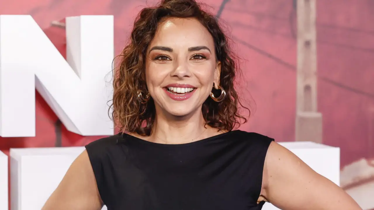 Chenoa, sobre su infancia en el barrio: “A los 8 años, los niños iban al  comedor, y yo comía sola con un túper en las escaleras”