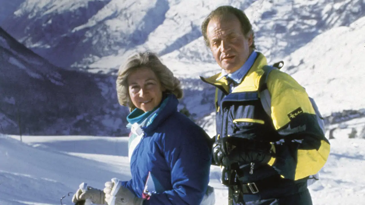 "A primera hora de la mañana salían a esquiar y por la noche bajaban a la discoteca": así eran los días en la nieve de la Familia Real