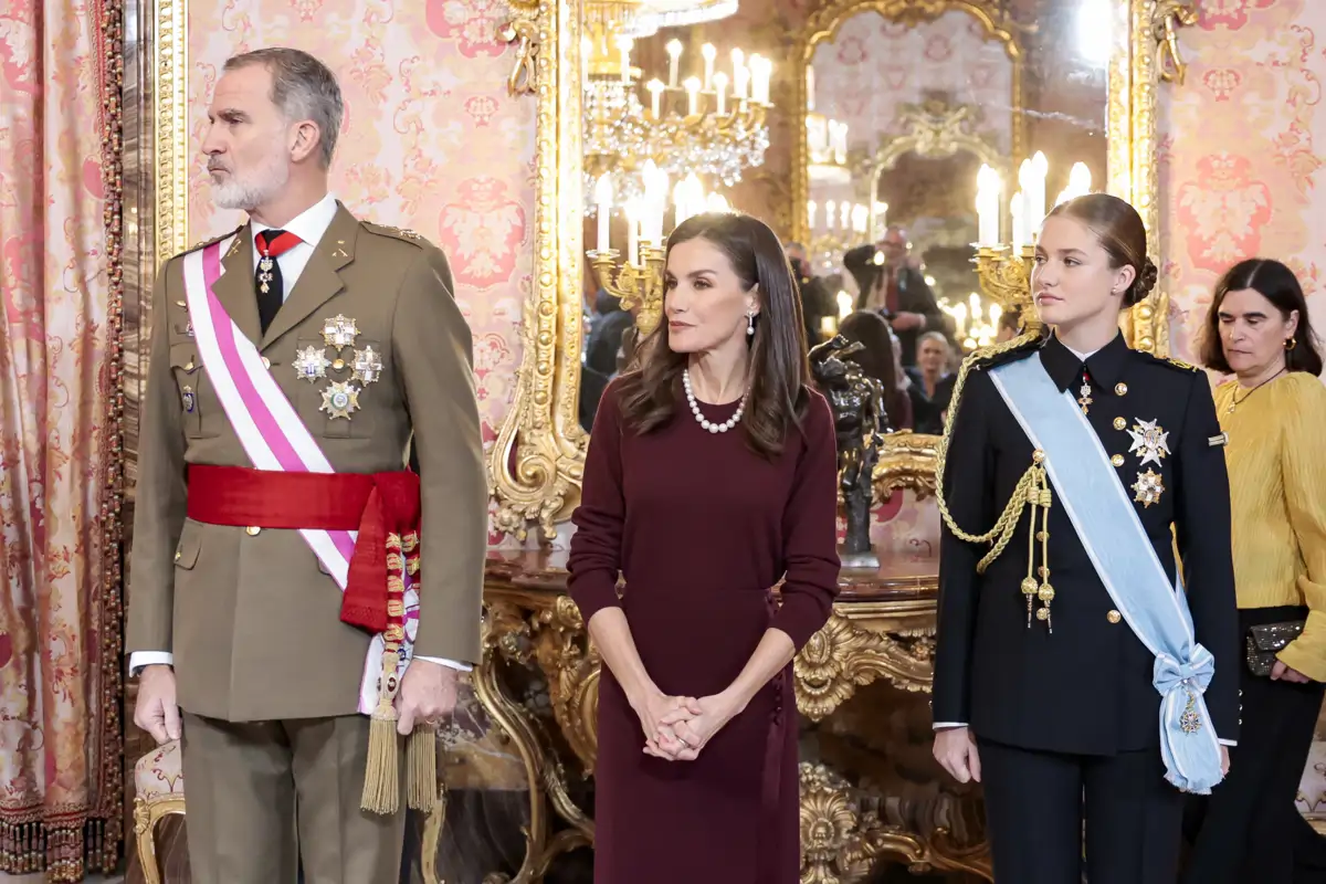 Felipe y Letizia dejan fuera a la infanta Sofía en el primer acto importante del 2026 de la Casa Real