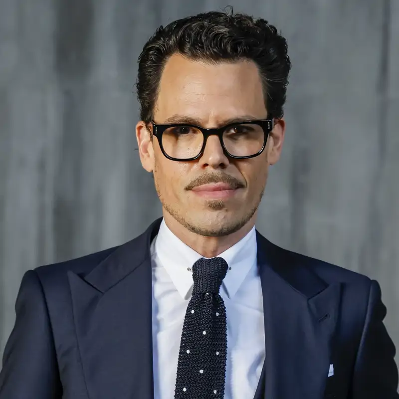 Juan Avellaneda, estilista y experto en moda: &ldquo;Los pantalones pitillo pueden volver con fuerza, pero hay dos opciones que estilizan much&iacute;simo m&aacute;s&rdquo;