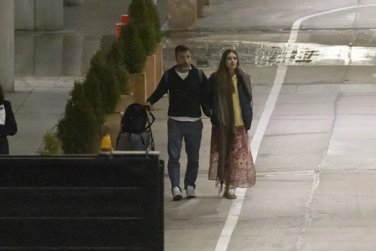 Sara Carbonero regresa a Madrid junto a su novio, José Luis Cabrera, tras  11 días ingresada en Lanzarote