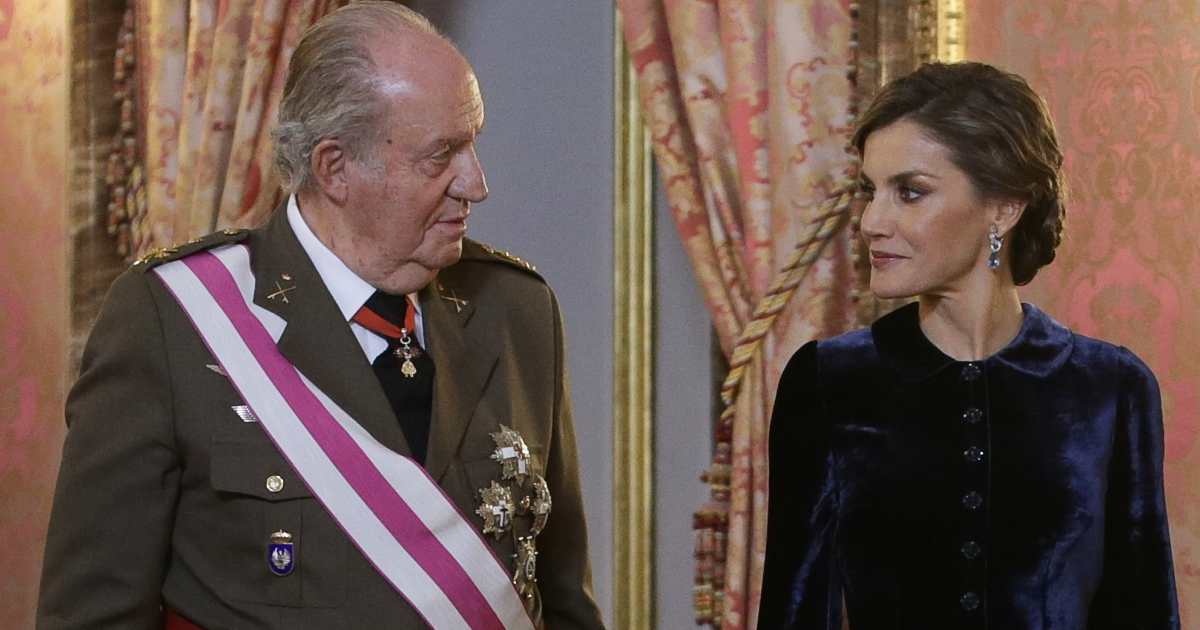 La gran incógnita sobre el incómodo reencuentro de la reina Letizia y el rey emérito Juan Carlos I