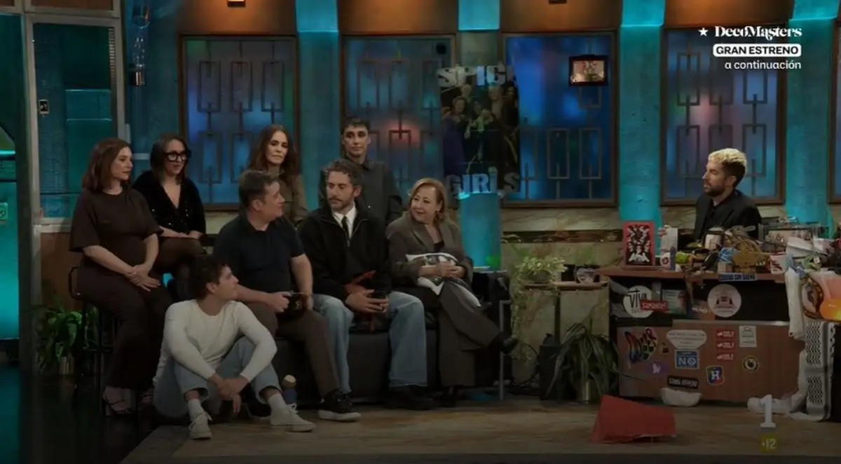 Paco León responde en 'La Revuelta' a las críticas sobre 'Aida y vuelta': "Los haters son fans en un mal día"