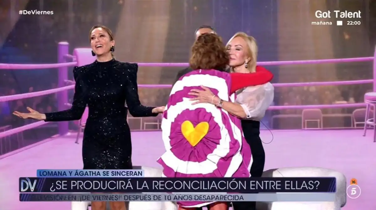 Agatha Ruiz de la Prada y Carmen Lomana