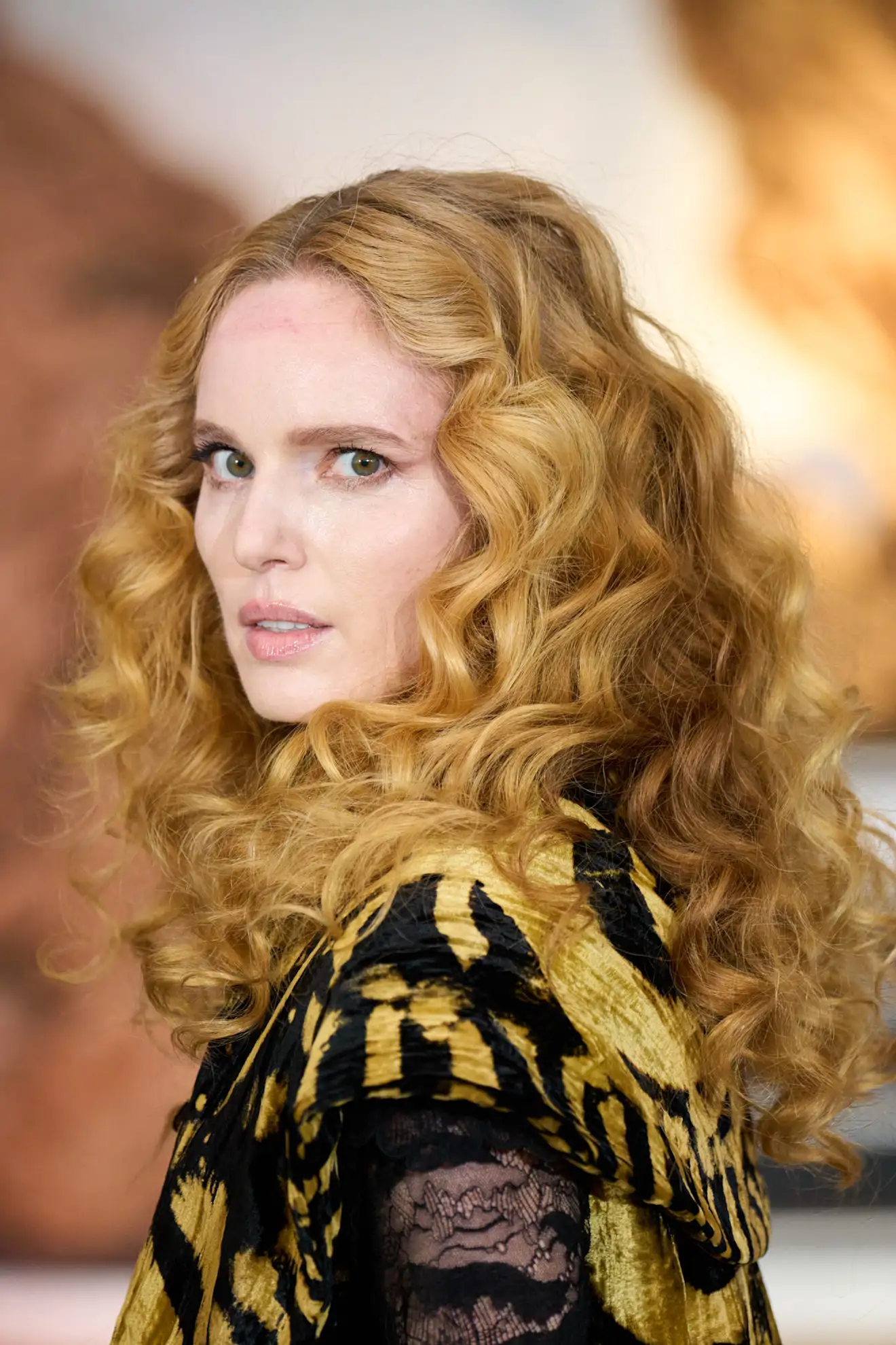 Adiós, pelo rizado aburrido en 2026: los 10 cortes de pelo curly más ...