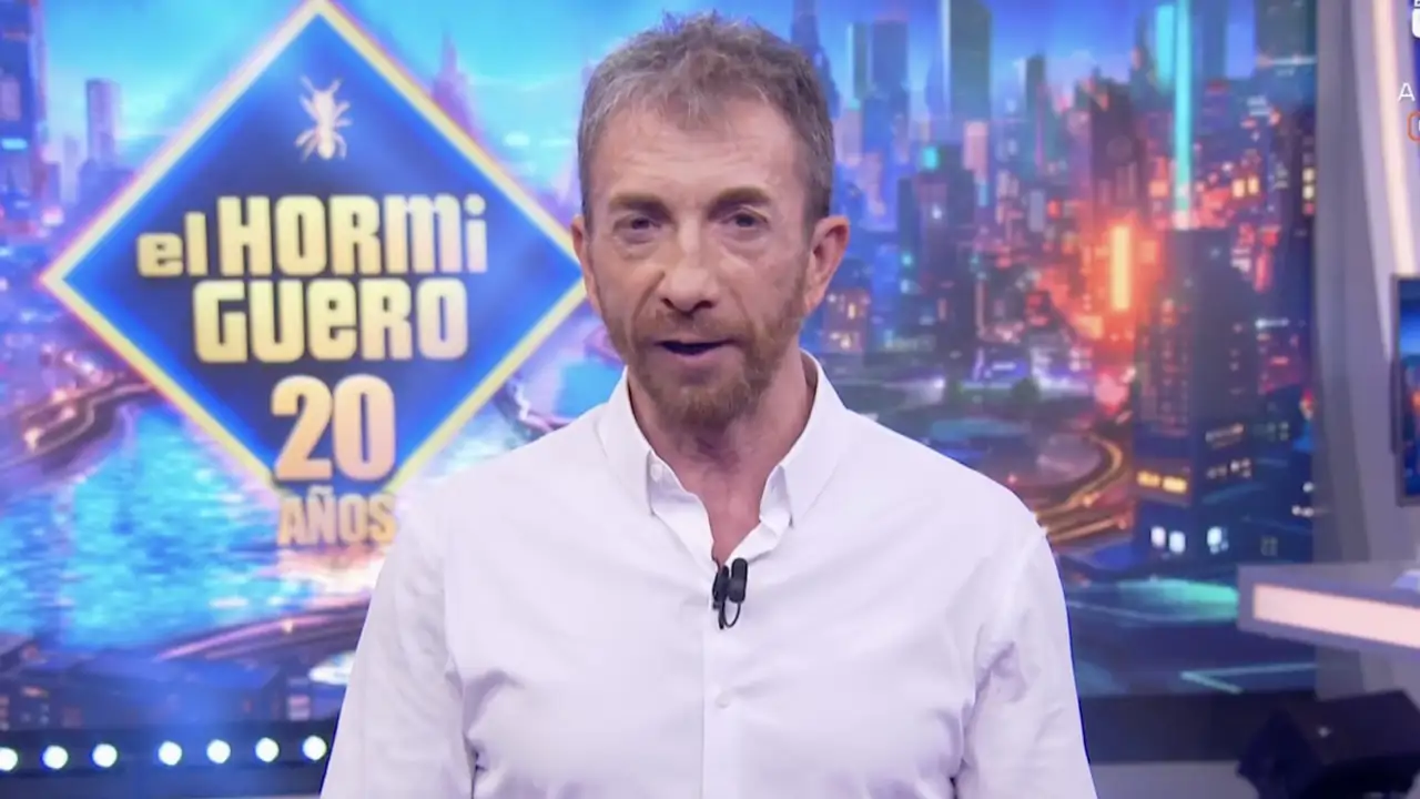 Pablo Motos, obligado a pedir disculpas en 'El Hormiguero' por un comentario  machista sobre Sarah Santaolalla: "Metimos la pata"