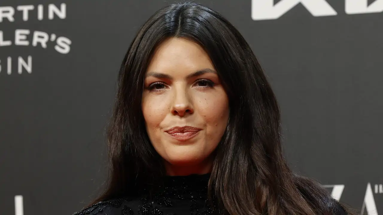 Laura Matamoros, a través de un inesperado movimiento, da la cara con  advertencia para Alejandra Rubio incluida: "Revisa tu WhatsApp"