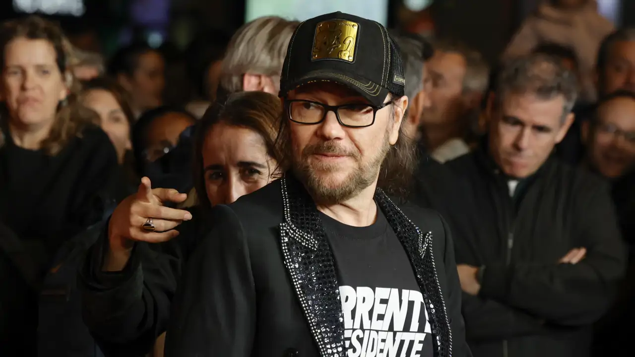 El bar favorito de Santiago Segura en Madrid es como retroceder en el tiempo a los años 80: "Entiendo que lo hayan utilizado en una peli de 'Torrente'”