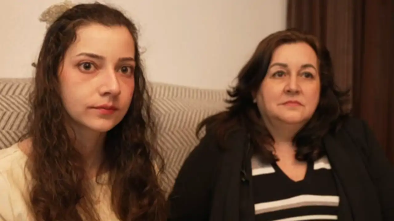 La madre de Noelia Castillo, la joven que recibirá la eutanasia a los 25  años: "No estoy conforme, pero siempre voy a estar a su lado"
