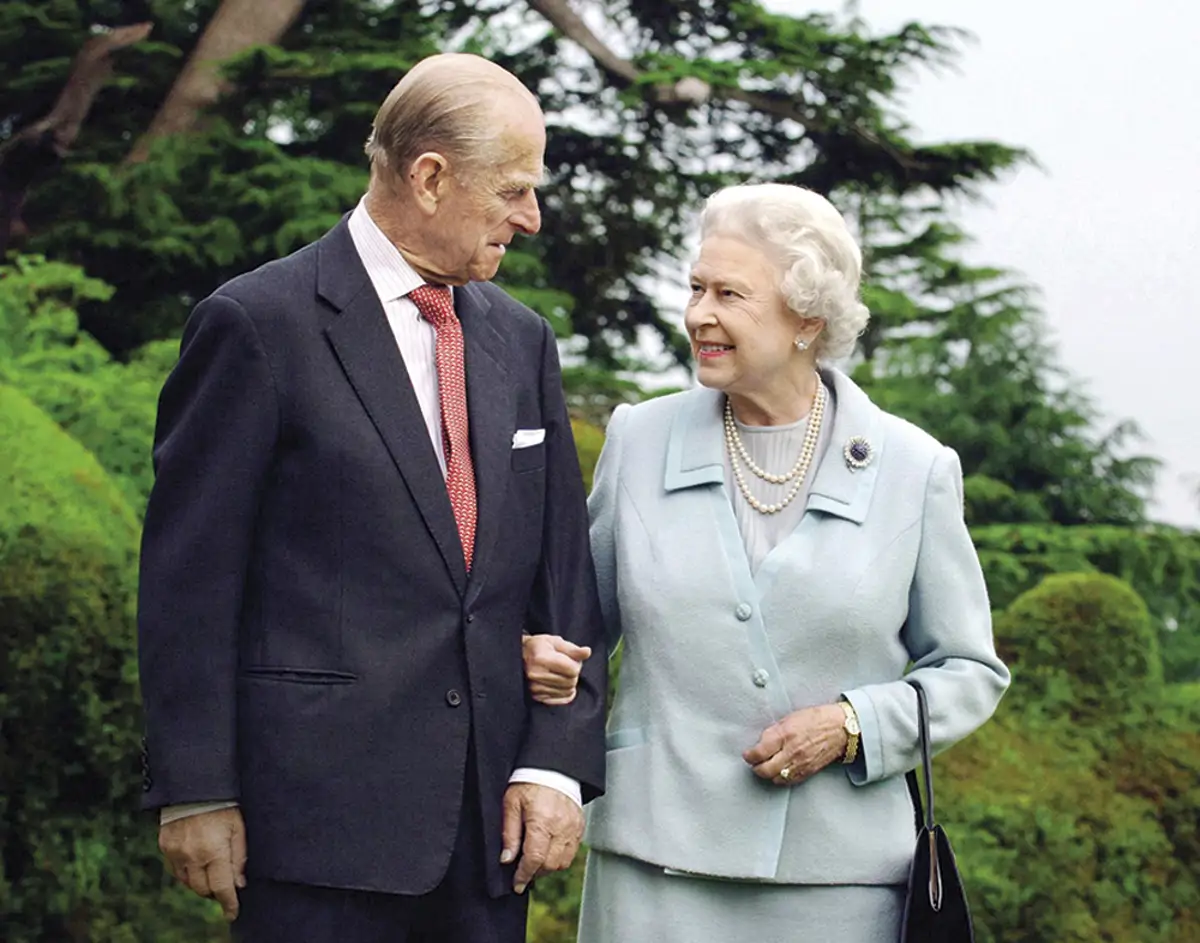 Reina Isabel II y Felipe de Edimburgo 01