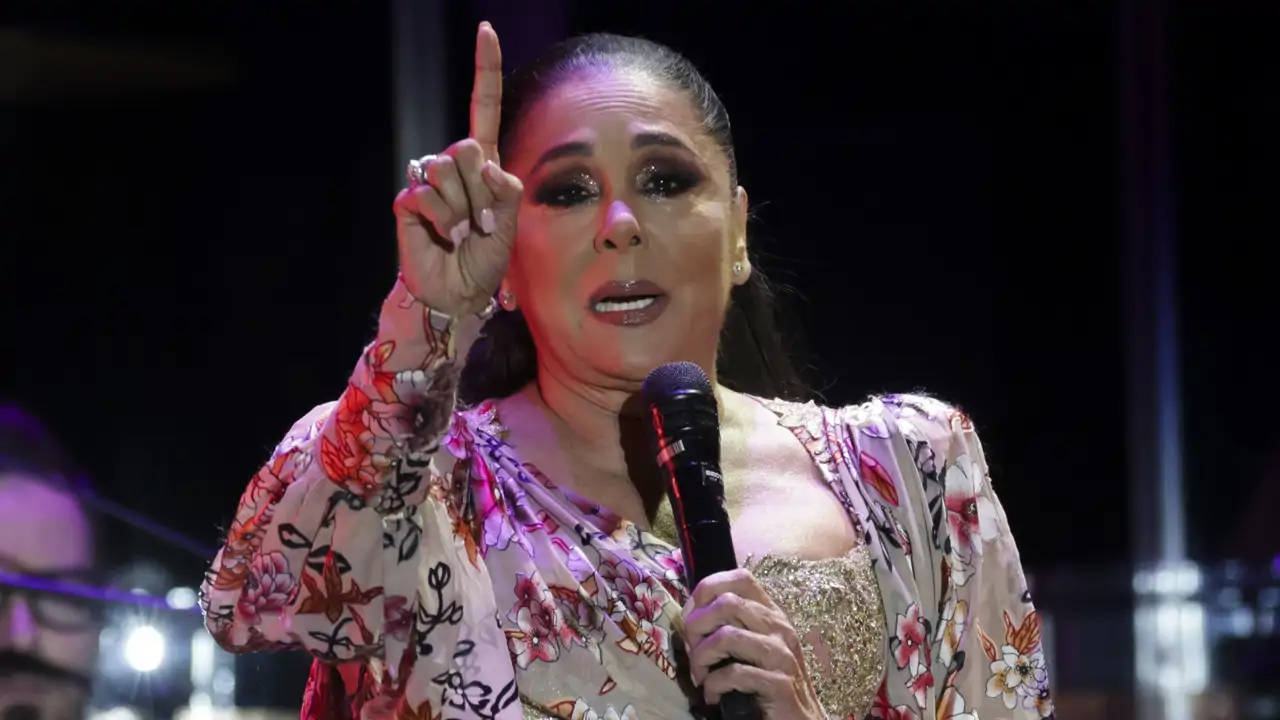 Isabel Pantoja reacciona a la nueva canción de Kiko Rivera tras su reconciliación: "Gracias, hijo mío"