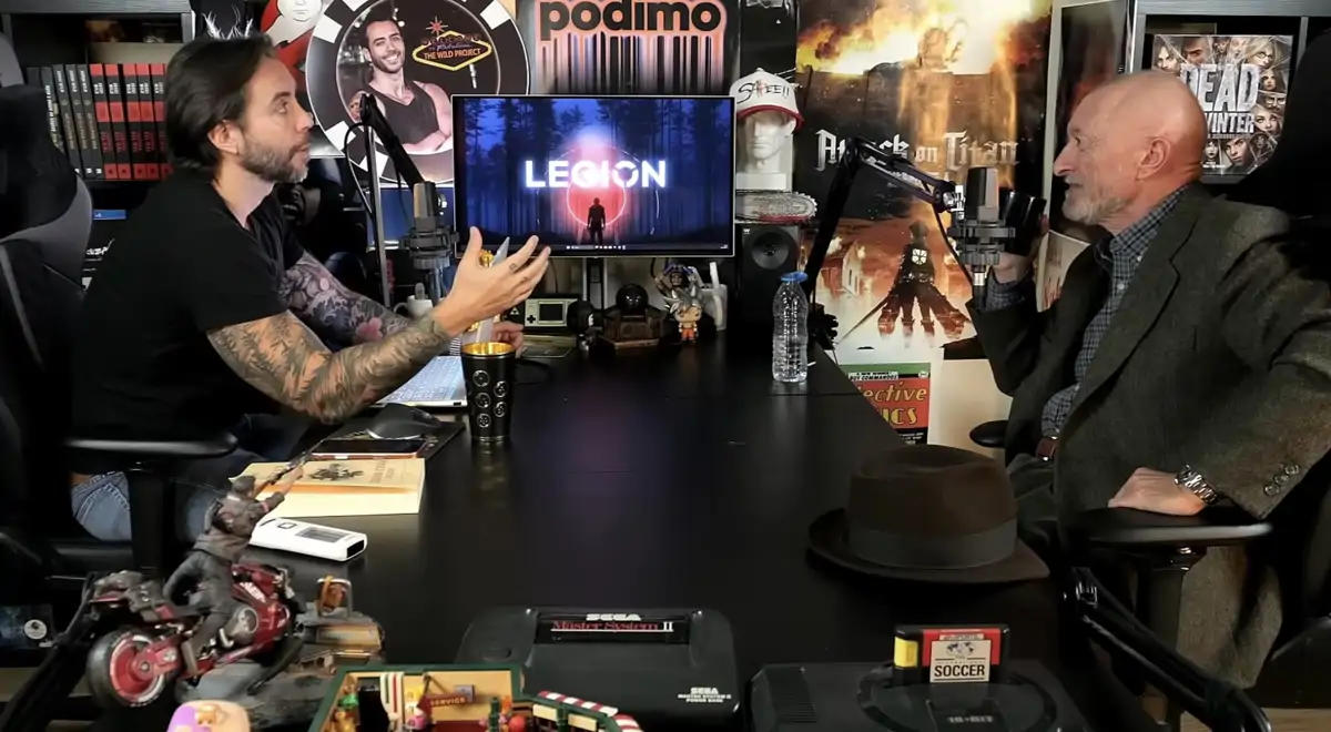 Arturo Pérez-Reverte: "Yo fui educado en comportamientos que hoy en día no funcionan. El sombrero, el decir adiós, buenos días, pase usted primero"