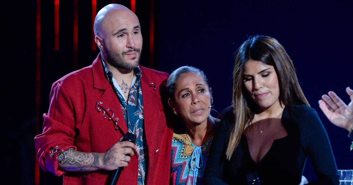 Isabel Pantoja se emociona con una fan peruana que le recuerda a su hija Isa, con quien no se habla — image 1
